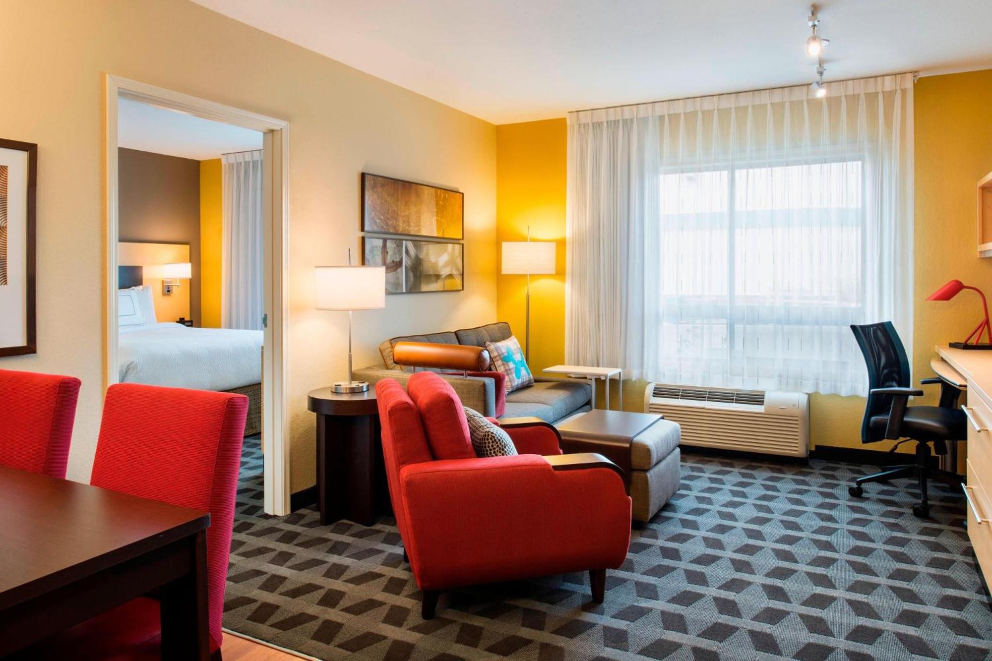 Towneplace Suites By Marriott Red Deer Eksteriør billede